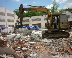 Nhà thầu đập phá tháo dỡ, đào móng, chuyển xà bần tại Quận 12