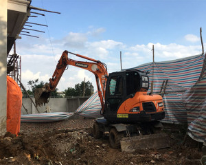 Nhà thầu đập phá tháo dỡ, đào móng tại Hóc Môn