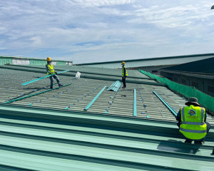 Dịch vụ thay tôn chống dột tại Bình Chánh giá rẽ nhanh chóng